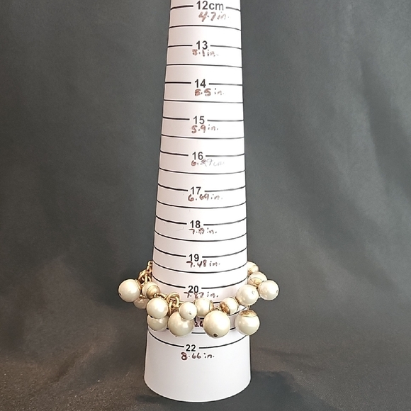 Stella & Dot Gold and White Pearl Bracelet - Picture 6 of 8